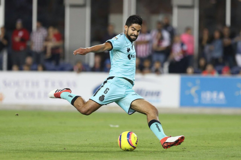 Diego de Buen sufre parálisis facial 