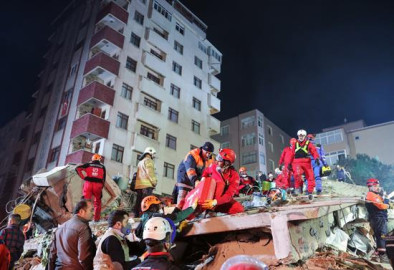 Estambul: Colapsa edificio, dejando 15 heridos y un muerto