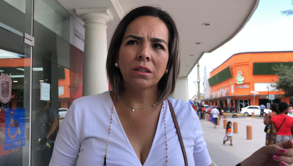 Llaman a padres acudir por su tarjeta bancaria para el pago de beca