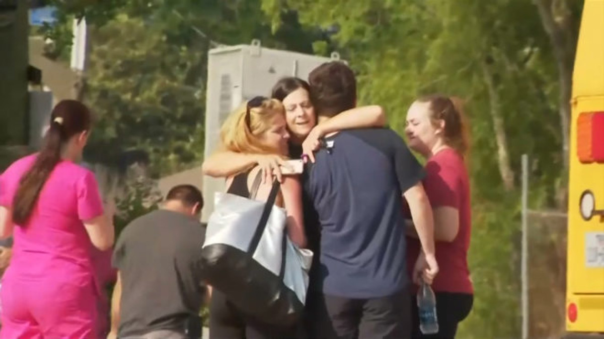 8 muertos y varios heridos tras tiroteo en escuela Santa Fe de Texas
