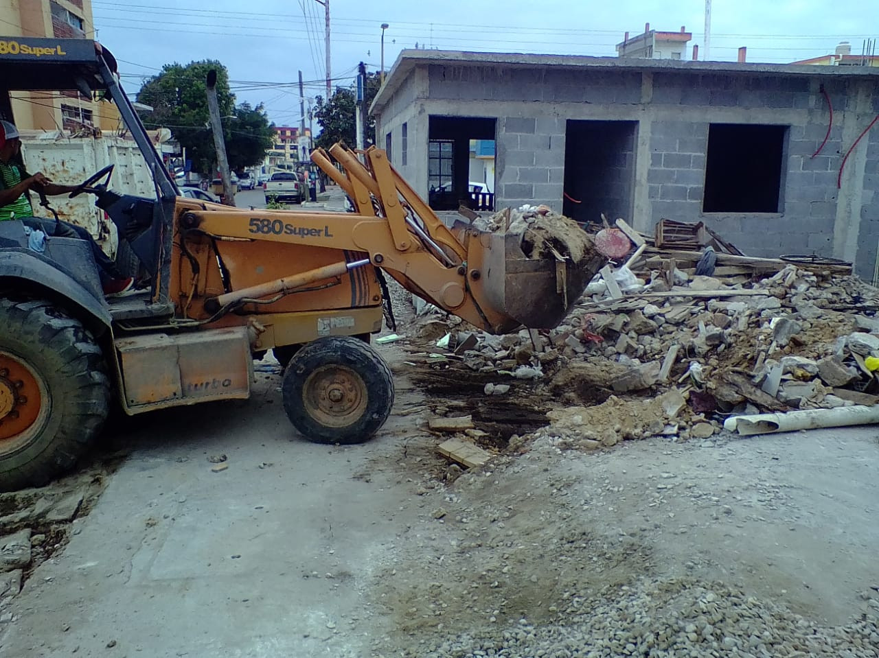 Emprenden jornada de limpieza en Madero