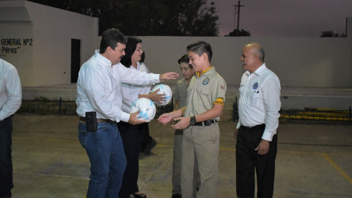 Donará Presidente Municipal 35 por ciento de su sueldo a escuelas