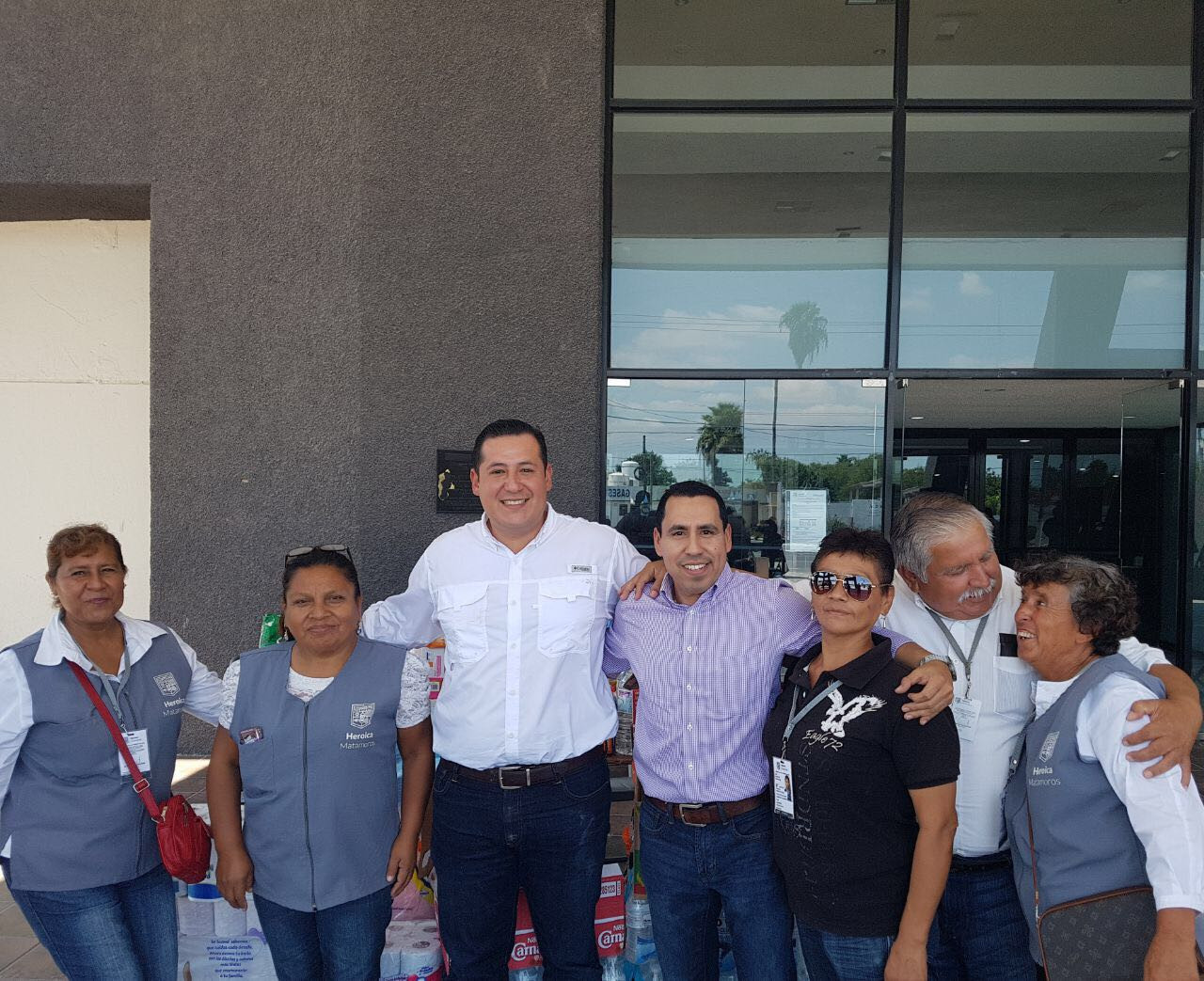 Rafael Salas apoya con vivieres a los afectados por el terremoto