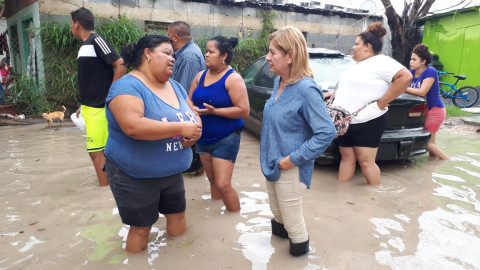 Se solidariza Juanita Sánchez con familias afectadas