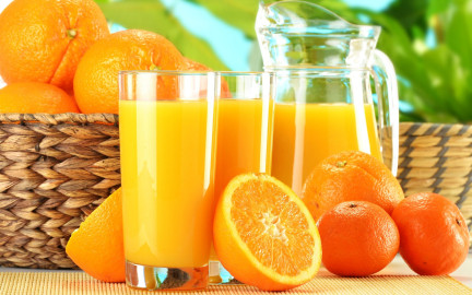 El jugo de naranja no es más saludable que un refresco