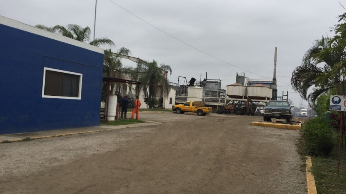 Autoridades inspeccionan empresa tersa tras incendio