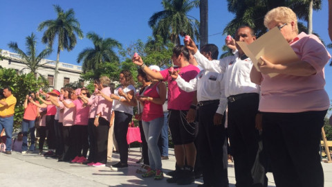 Conmemoran en Tampico el día mundial del cáncer de mama con un zumbatón