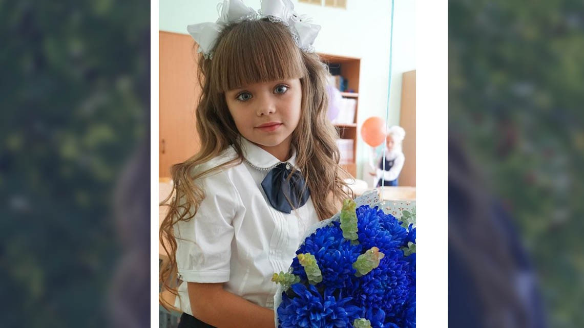 La niña "más guapa del mundo", va a la escuela