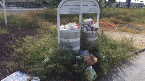 Basura se apodera del área verde de Casa Blanca 