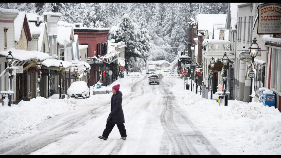 Tormenta golpea con fuerza y deja récord de nieve en el norte de California