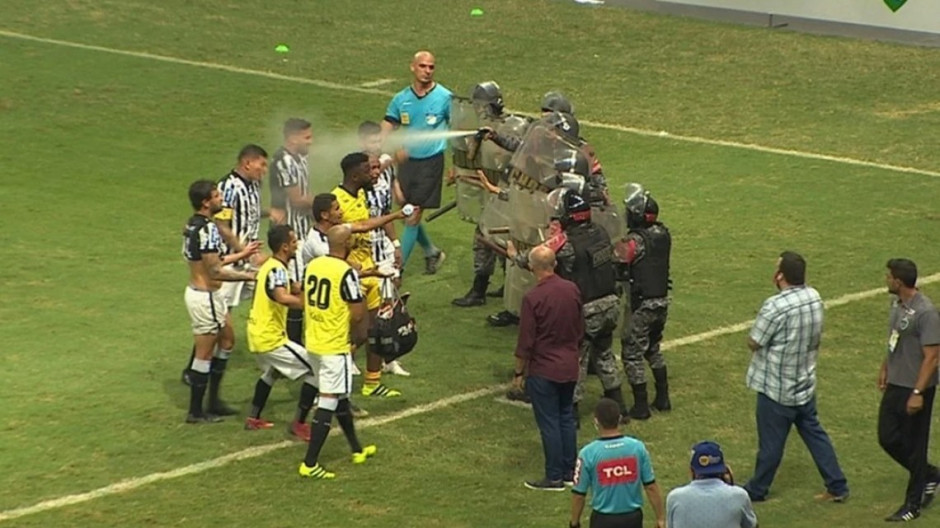 Escándalo entre policías y jugadores en la tercera división brasileña