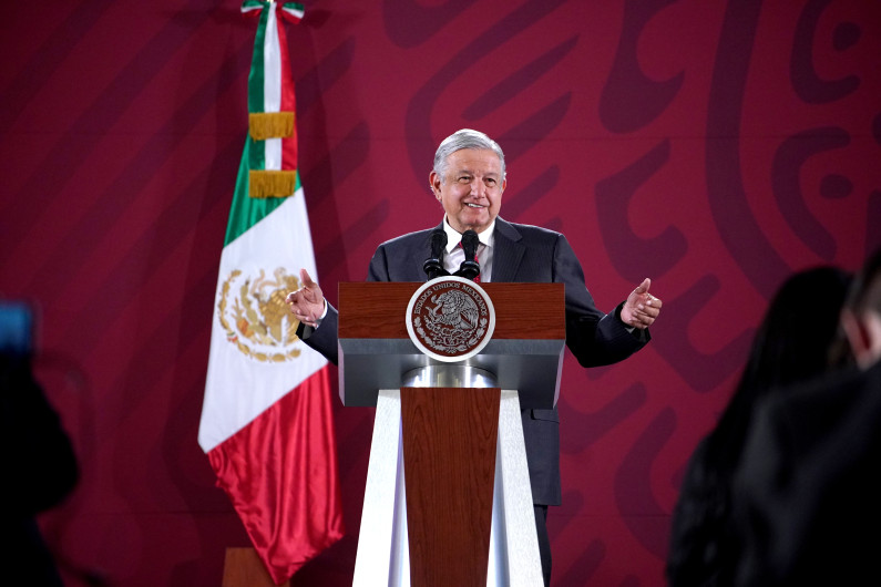 AMLO enviará informe a padres de los 43