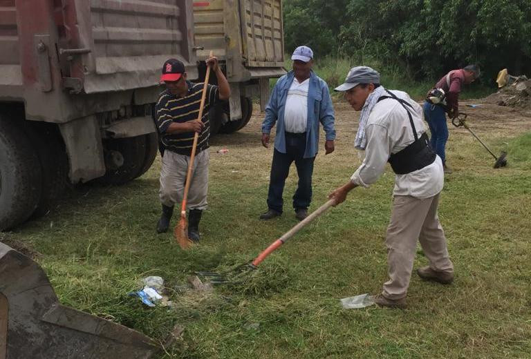 Rehabilitan parques y áreas verdes en Madero