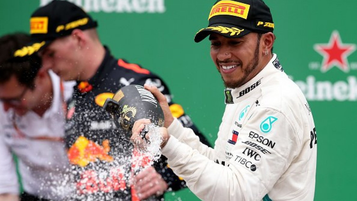 Lewis Hamilton se lleva el GP de Brasil, Checo Pérez termina en décima posición