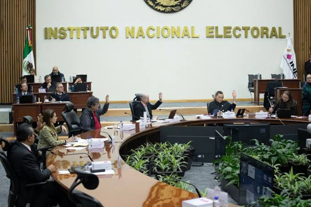 INE 'batea' al Senado; rechaza cancelar 26 candidaturas judiciales presuntamente vinculadas al crimen organizado 