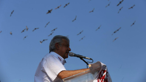 AMLO invitará al Papa Francisco a México para conseguir la paz