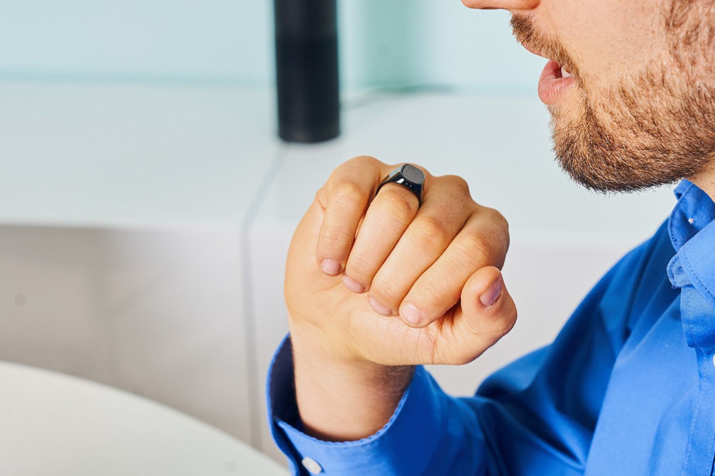 Echo Ring, el anillo que traduce idiomas y contesta llamadas