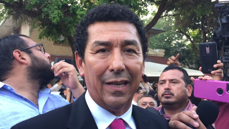 Recibe Mario López constancia de mayoría de votos 