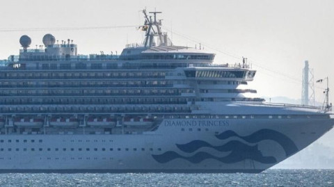 Dan positivo a coronavirus 10 pasajeros más del crucero atracado en Japón