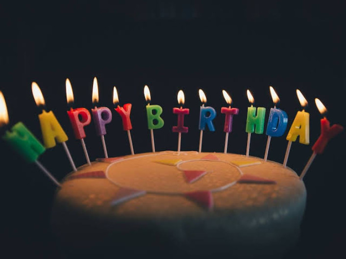 Empleado demanda a su empresa por hacerle fiesta de cumpleaños