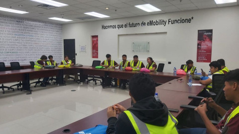 Visitan estudiantes de la Universidad Tecnológica de Tamaulipas Norte empresa Eaton en Reynosa