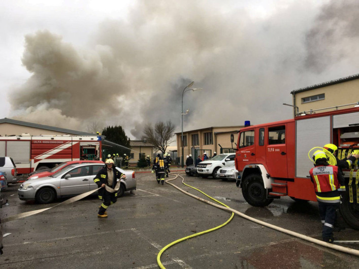 Un muerto y 18 heridos tras una explosión en una terminal de gas en Austria