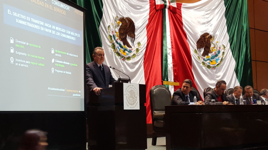 Realizan reunión privada diputados del PRI, Meade y Coldwell