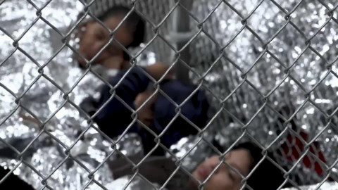 Familias migrantes estarán en hoteles y no en centros de detención: EU