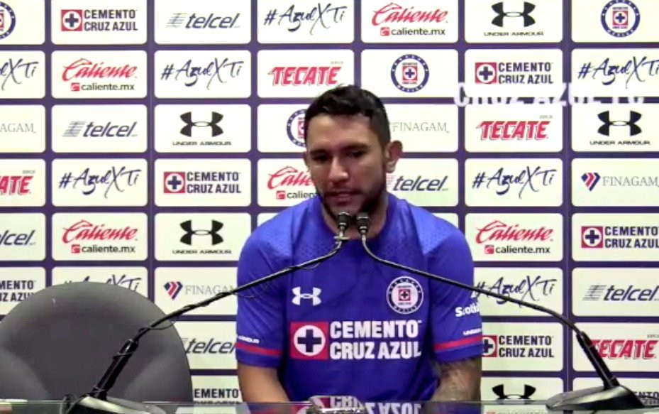 Walter Montoya es presentado oficialmente con Cruz Azul