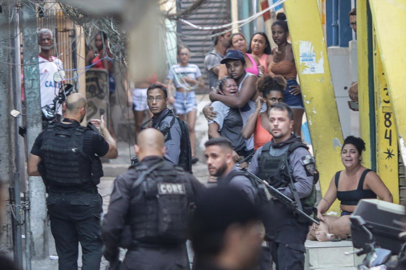 Reportan 11 muertos en operativo policial en favela de Río de Janeiro 