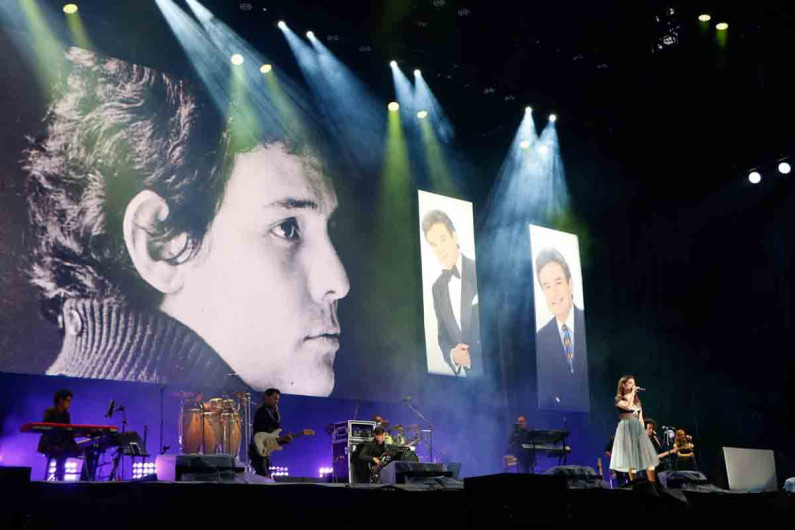 Realizan primer homenaje a José José en el Zócalo de la CDMX