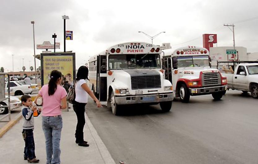 Conceden subsidio para permisionarios del transporte público