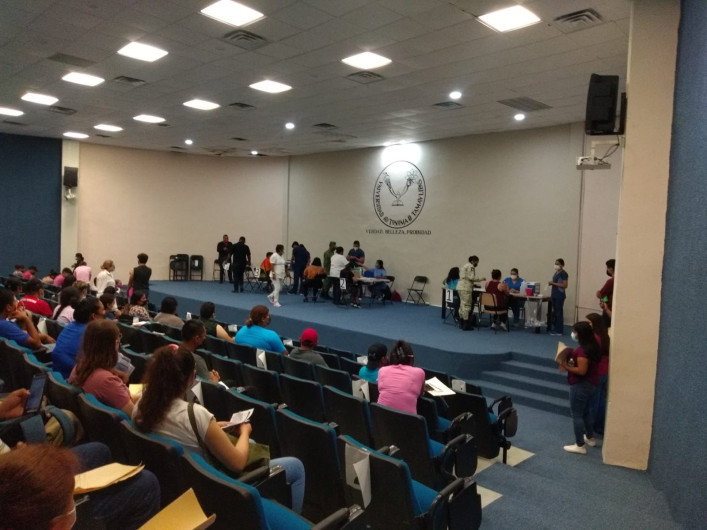 Amplían hasta las 8 de la noche jornada de vacunación COVID-19 en Nuevo Laredo