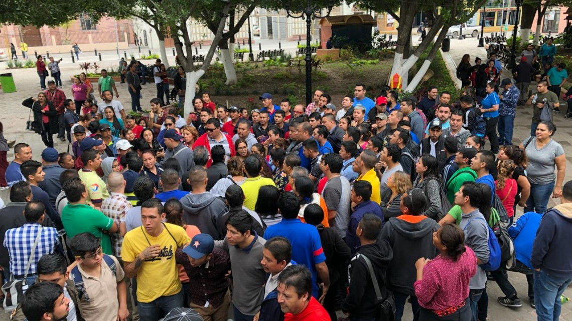 Más de 30 mil obreros siguen en la lucha