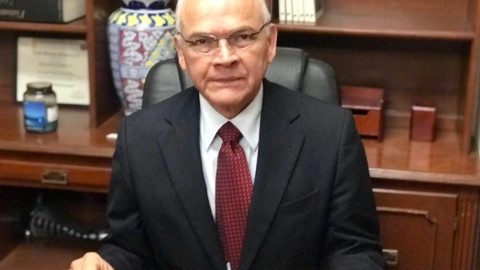 Empresarios exigen al gobernador empadronar a los “Autos Chocolates”