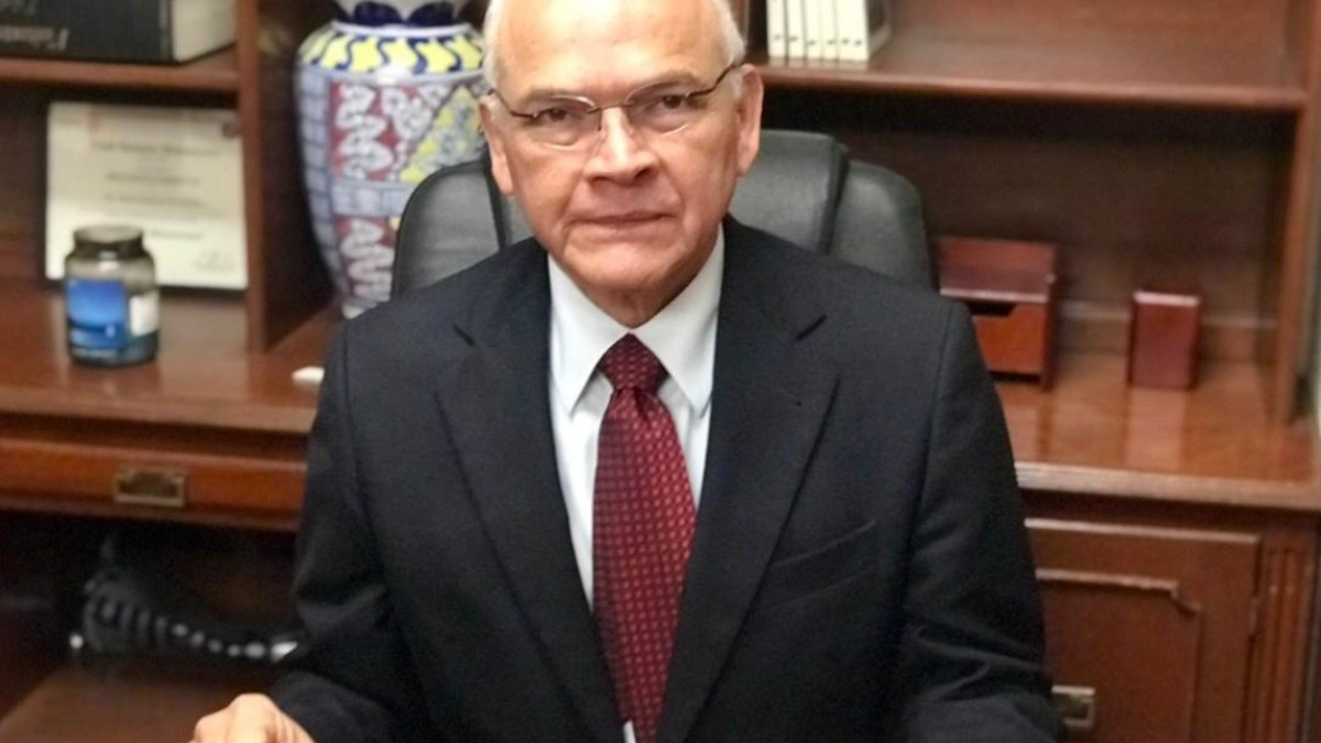 Empresarios exigen al gobernador empadronar a los “Autos Chocolates”