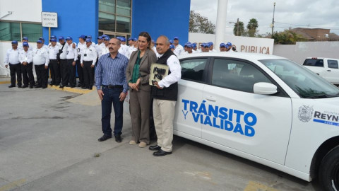 Ayuntamiento felicita a policías en su día