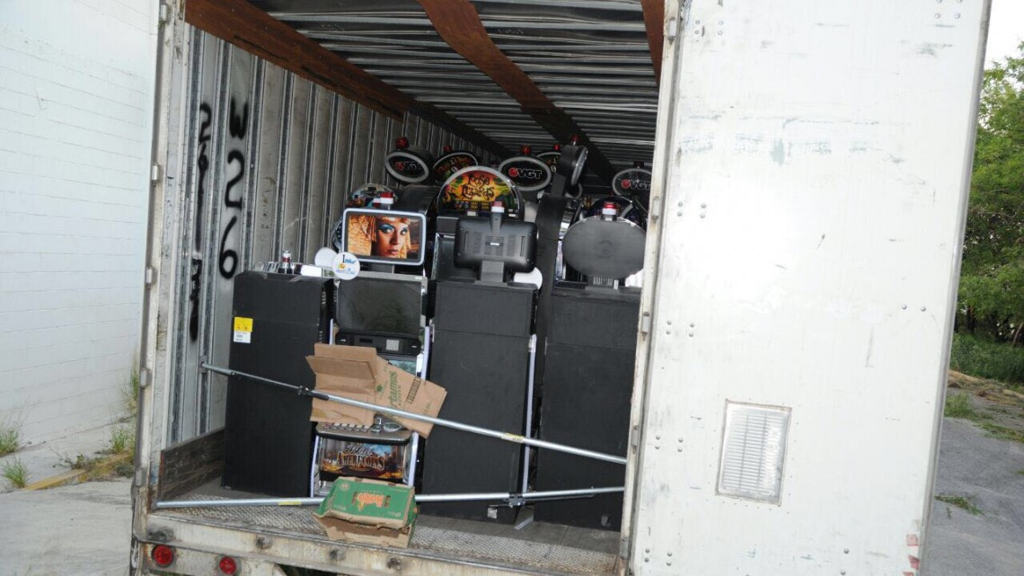 Llegan a Victoria máquinas de juego decomisadas