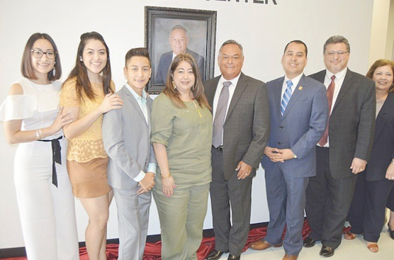 Dedican centro recreativo a Margarito Benavides Jr.