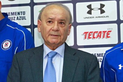 Billy Álvarez renuncia a la presidencia de Cruz Azul