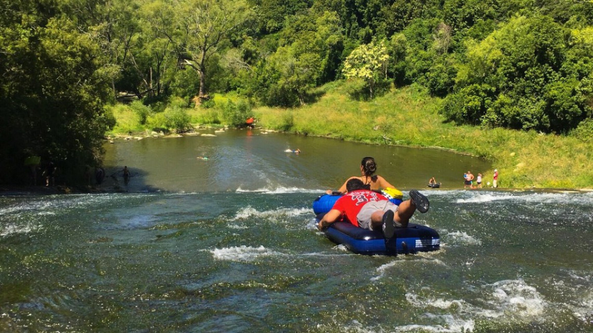 Nueva Zelanda tiene un 'tobogán natural' de 60 metros