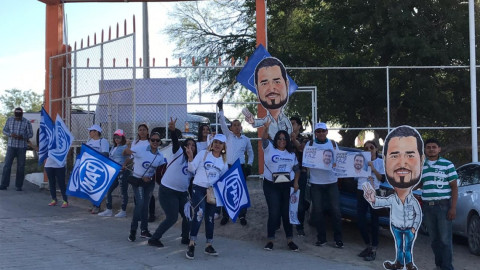 Javier Garza Faz, franco y entusiasta en campaña