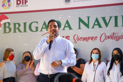 Lleva el Presidente Municipal Carlos Peña Ortiz Brigada Navideña a Colonia Las Milpas