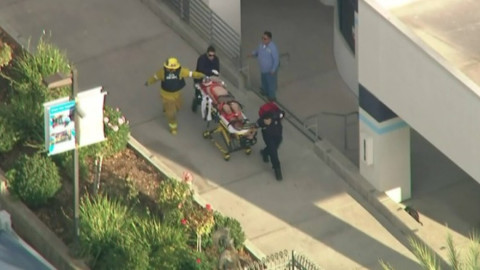 Reportan tiroteo en escuela secundaria en Santa Clarita, California