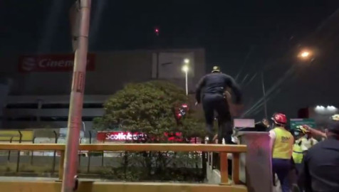 ¡Un héroe sin capa! Policía rescata a joven que intentó suicidarse