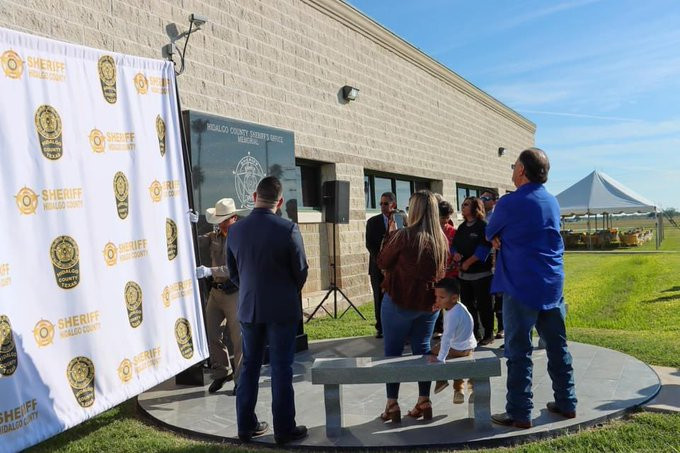 Condado Hidalgo devela muro en honor a héroes caídos en su deber