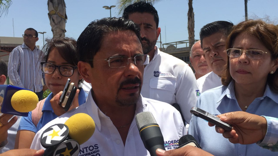 Andrés Zorrilla supervisa avance de los trabajos en Plaza Madero