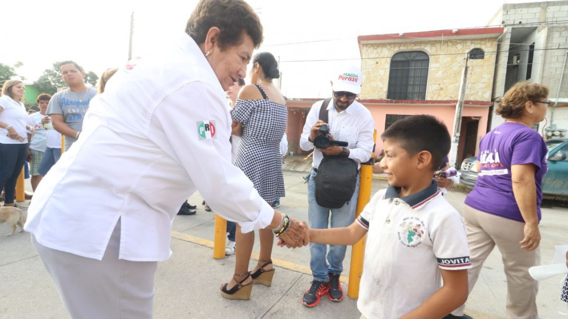 Nuestra prioridad ha sido y será la educación: Magdalena Peraza