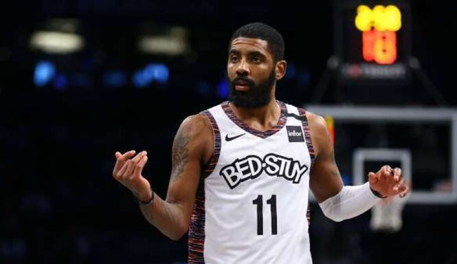 Kyrie se enfada con la NBA por una multa 