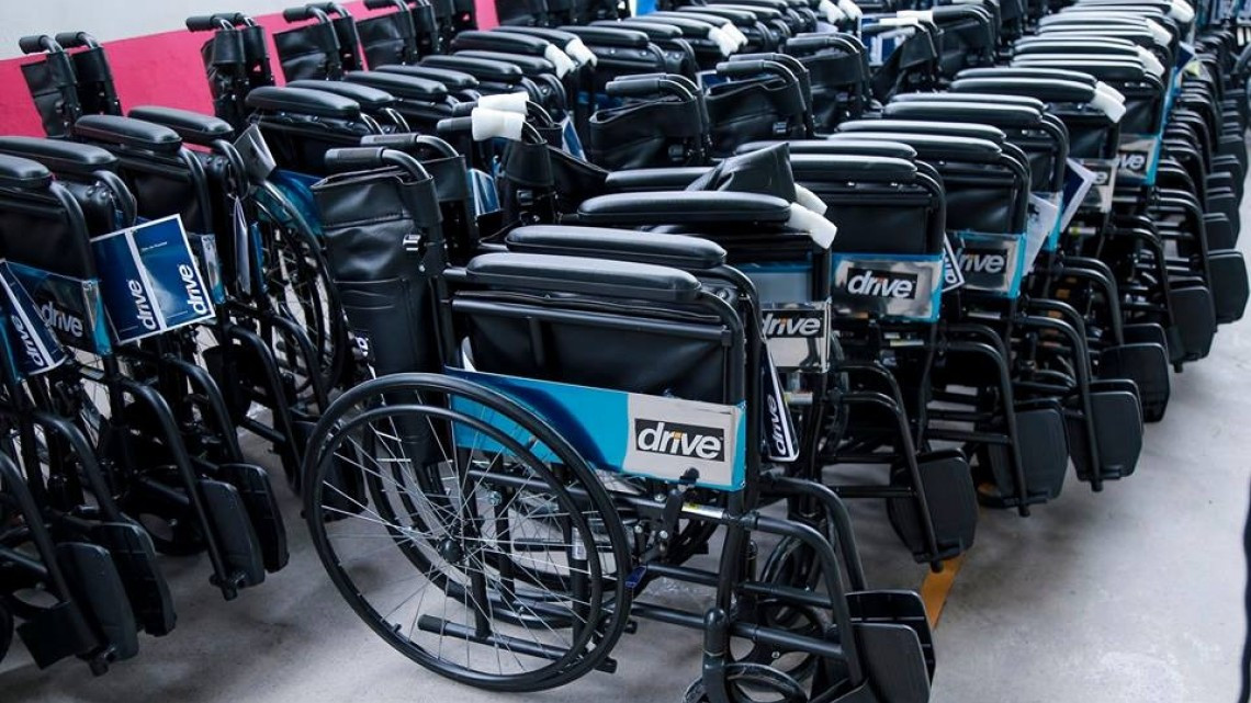 DIF Reynosa  entrega sillas de ruedas 